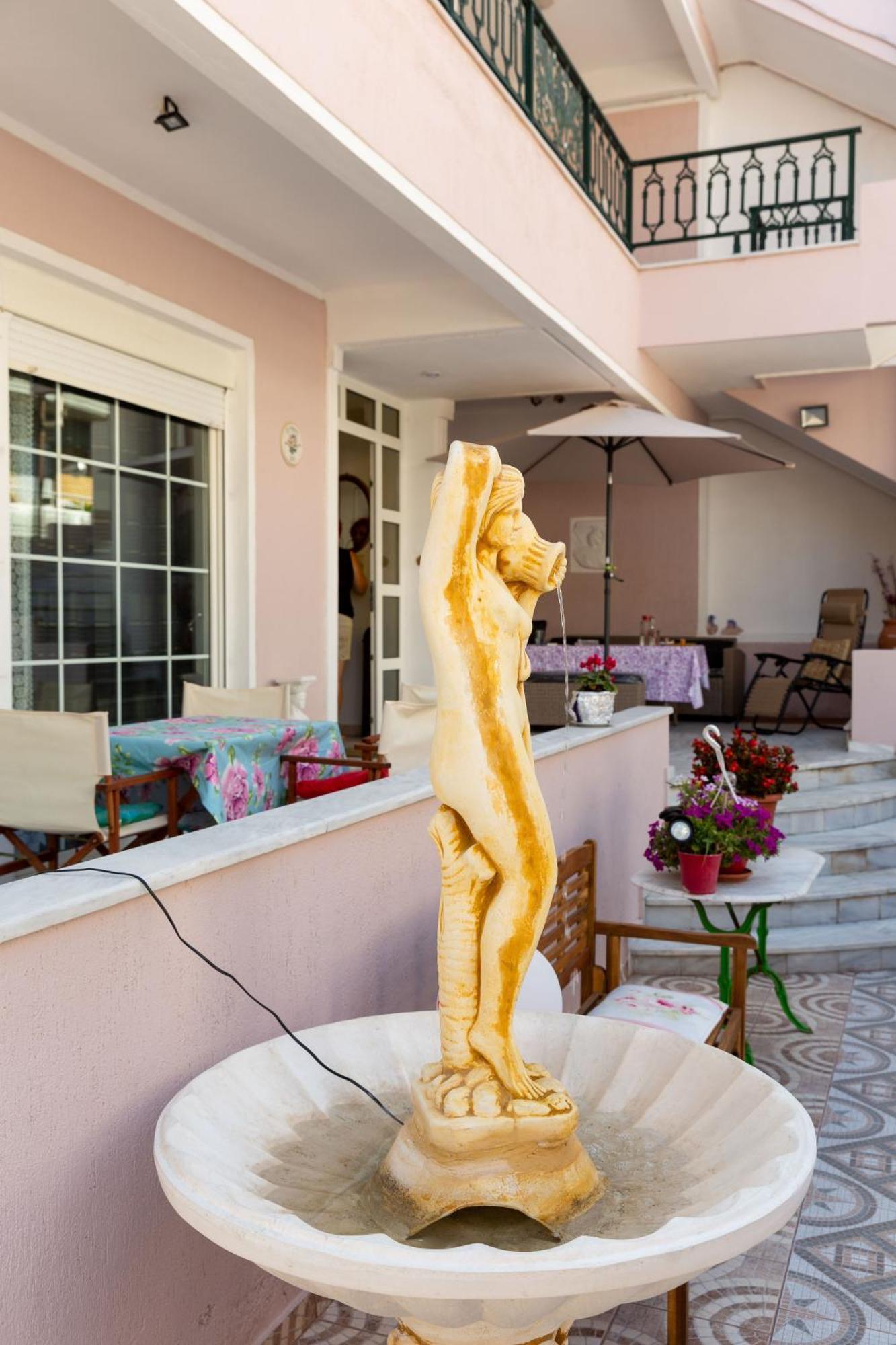 Spacious Apartment Corinth Bagian luar foto